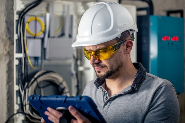 Formation habilitation électrique : assurez votre expertise maintenant